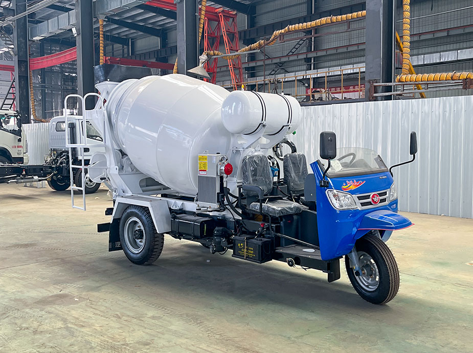 1.5m³ three-wheel concrete mixer trucks