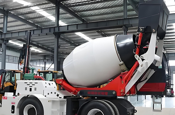 Manxing tells you the safe operation regulations for small mixer trucks