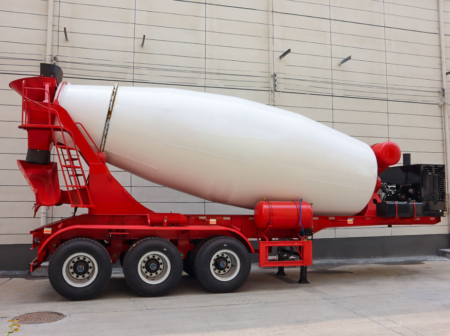 18m³Diesel engine trailer mixing tank