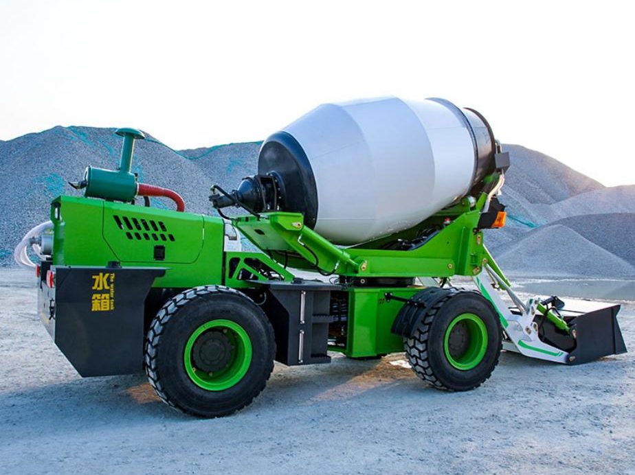 2.6m³ Self-loading concrete mixer truck