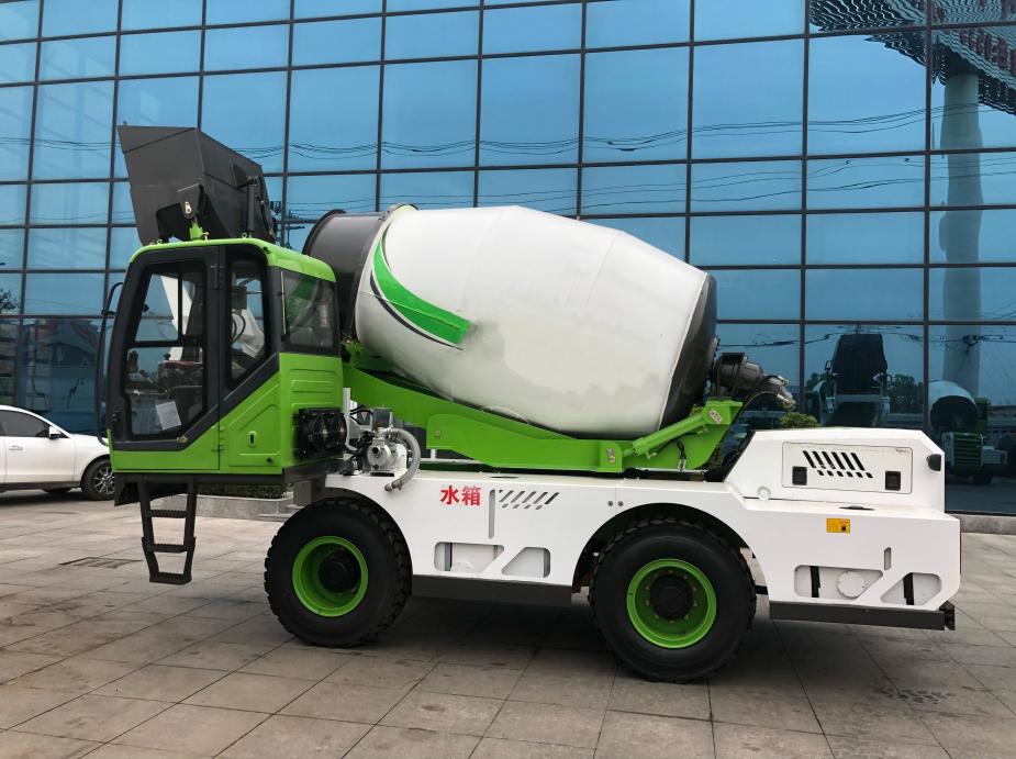 4m³ Self-loading concrete mixer truck