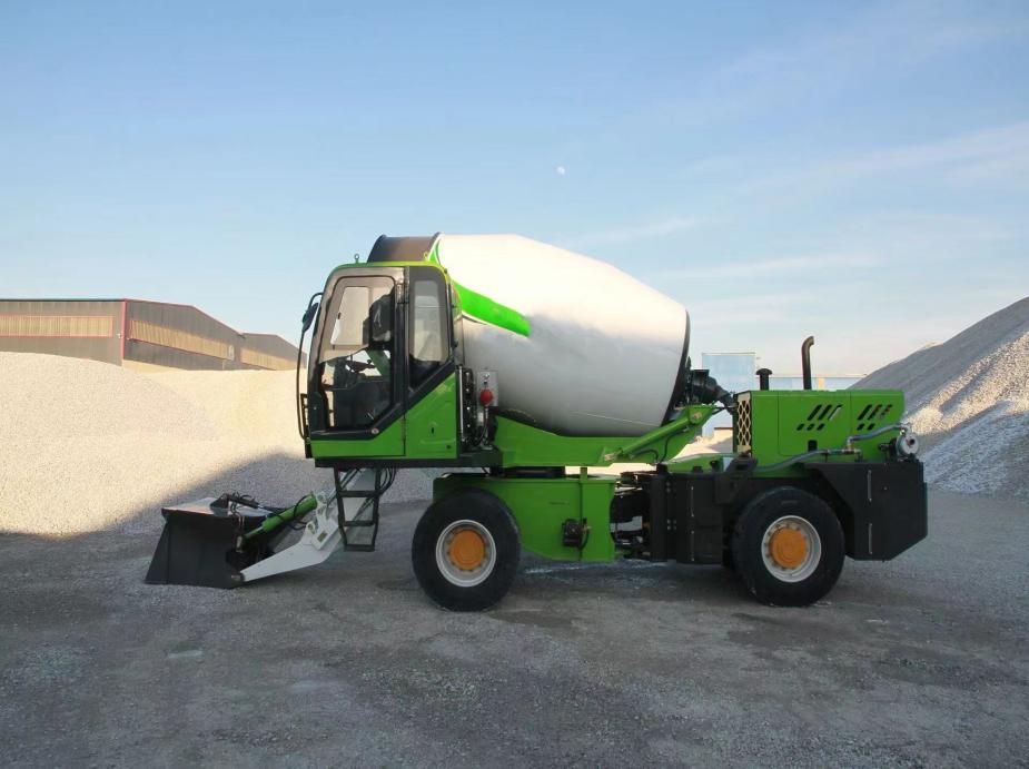 5.5m³ Self-loading concrete mixer truck