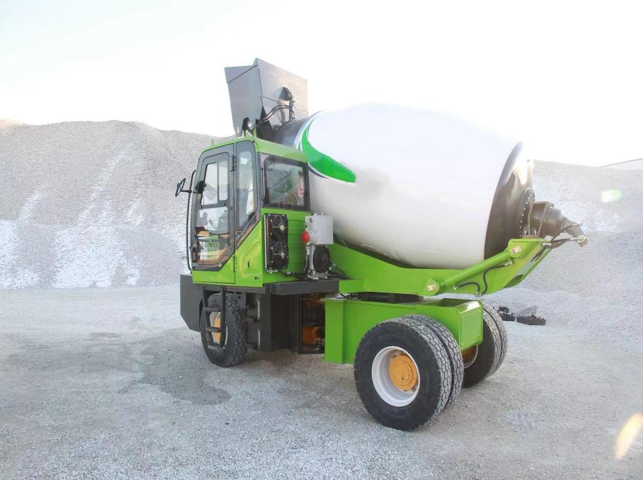 5.5m³ Self-loading concrete mixer truck