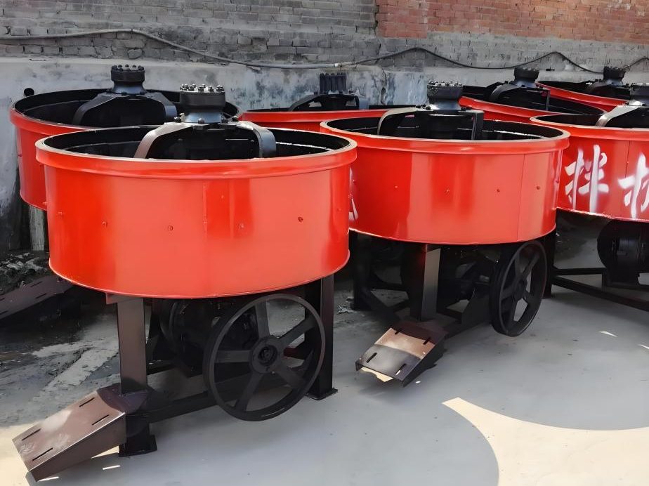 Flat mouth concrete mixer