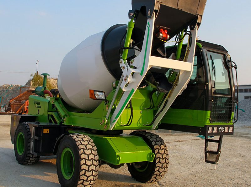 1.8m³ Self-loading concrete mixer truck