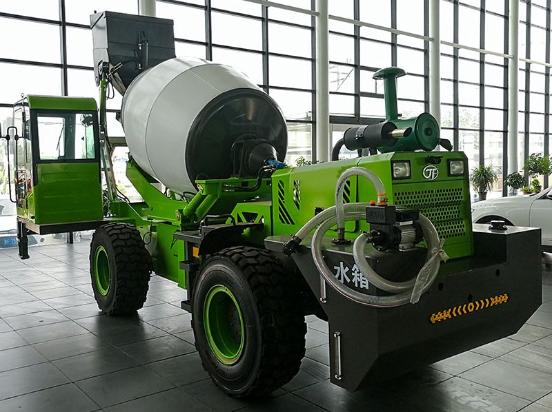 1.2m³ Self-loading concrete mixer truck