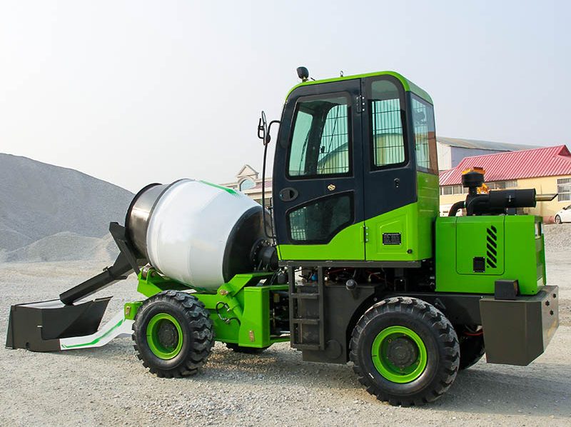 1.2m³ Self-loading concrete mixer truck